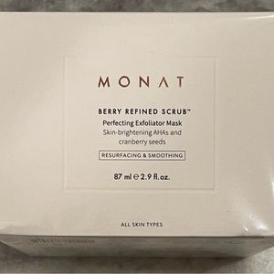 NEW Monat Berry Refined Scrub Perfecting Exfoliator Mask